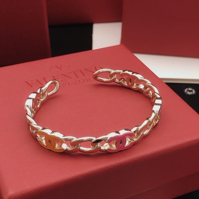 Ch**el bracelets